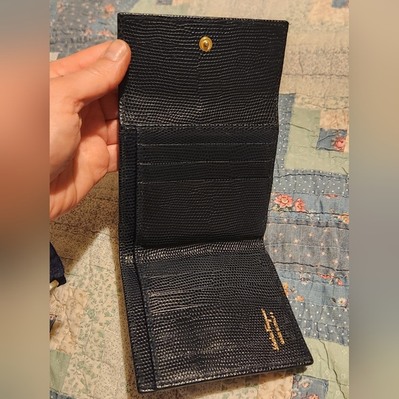 SOLD! Salvatore Ferragamo Black leather Tri-fold wallet. - Picture 6 of 15